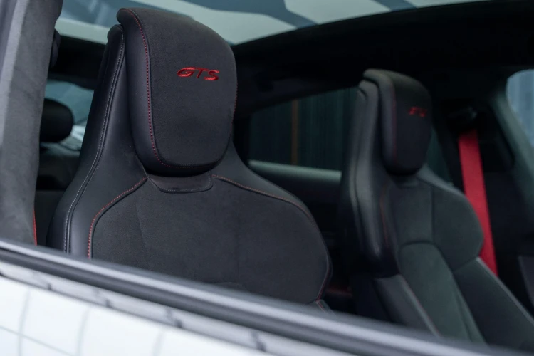 Vehicle Image 24