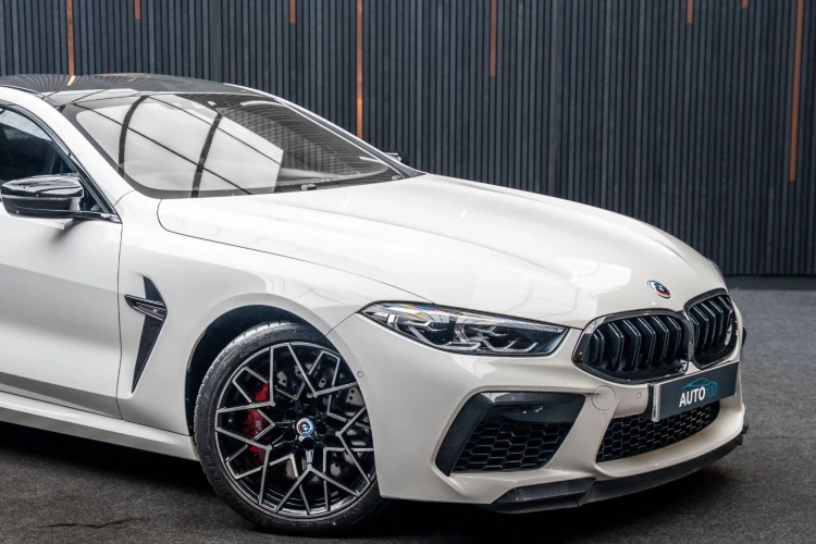 Vehicle Image 9