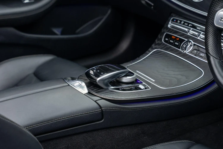 Vehicle Image 36
