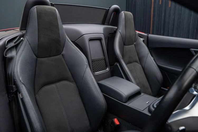 Vehicle Image 12