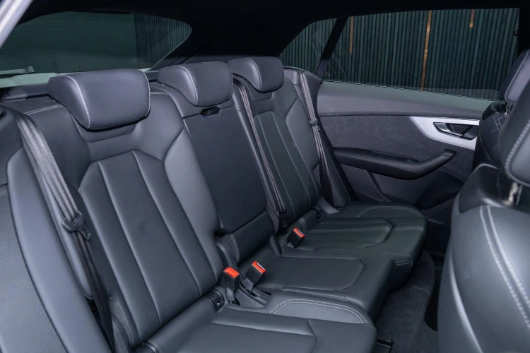 Vehicle Image 14