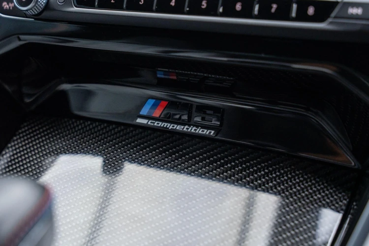 Vehicle Image 32