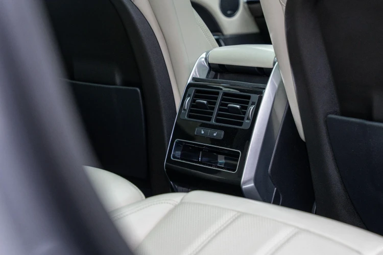 Vehicle Image 20