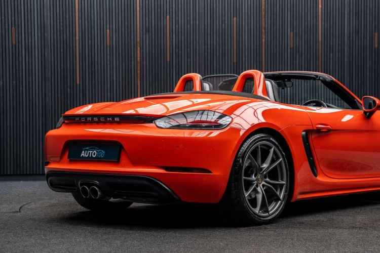 Vehicle Image 21