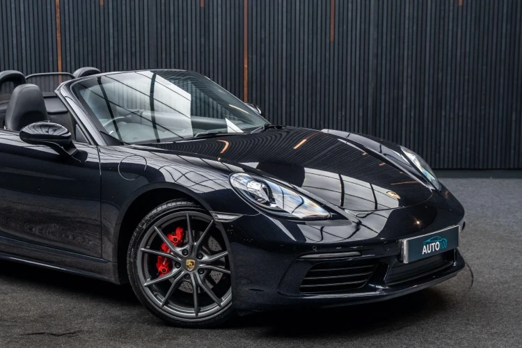 Vehicle Image 11