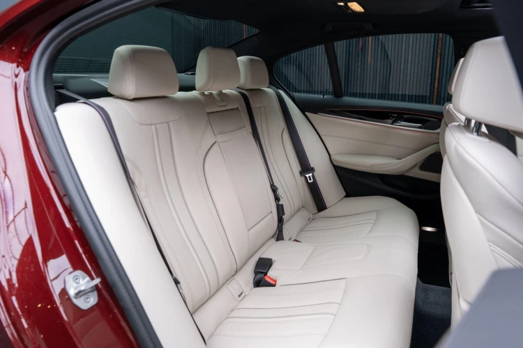 Vehicle Image 14