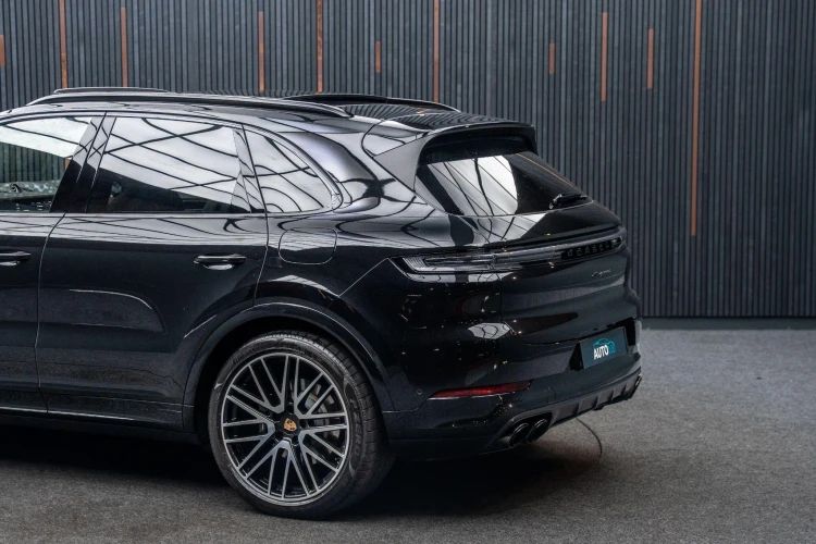 Vehicle Image 19