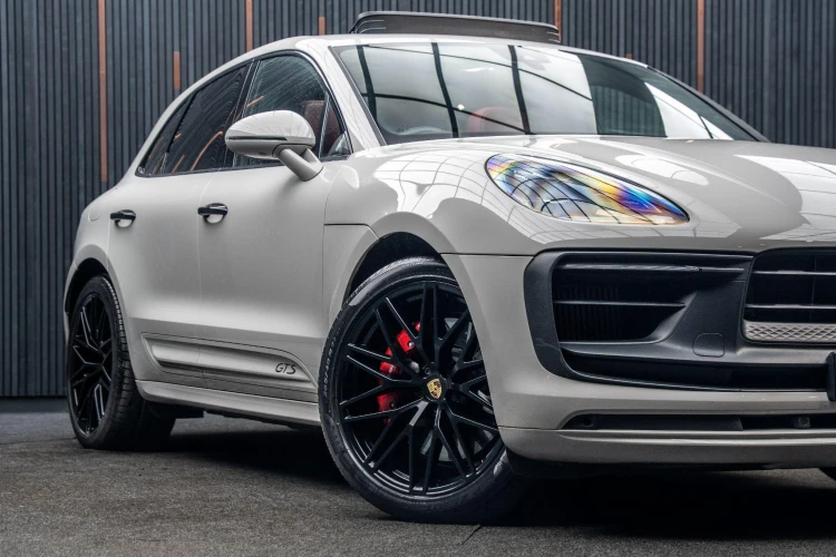 Vehicle Image 7