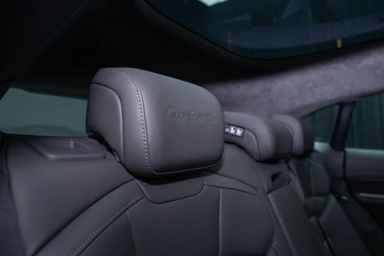 Vehicle Image 36