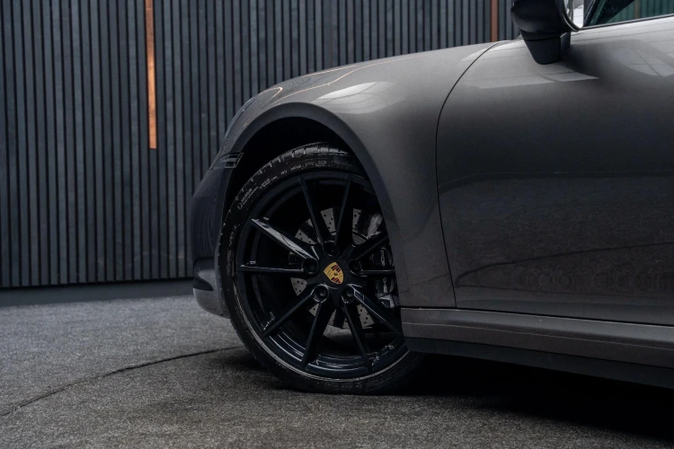 Vehicle Image 15