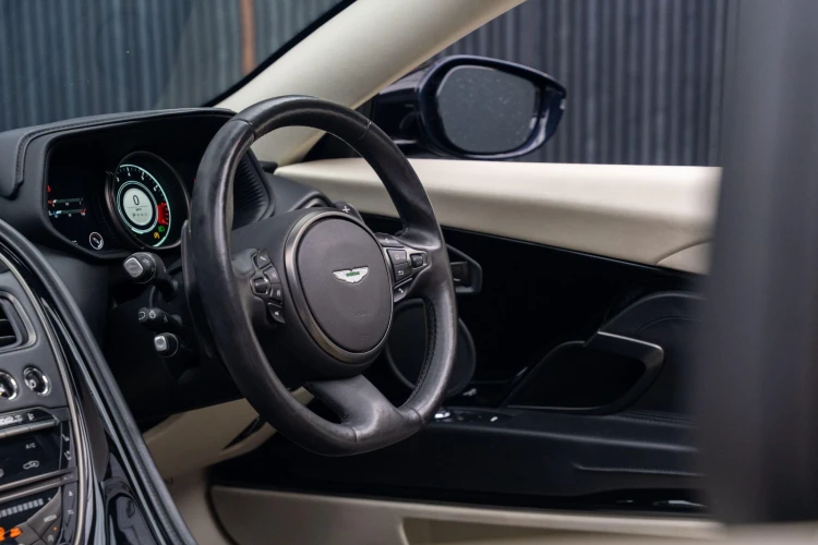 Vehicle Image 36