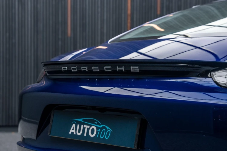 Vehicle Image 25