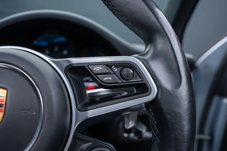 Vehicle Image 33