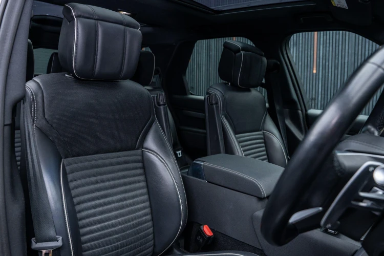 Vehicle Image 12