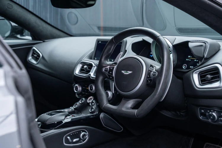 Vehicle Image 4