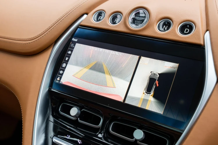 Vehicle Image 6