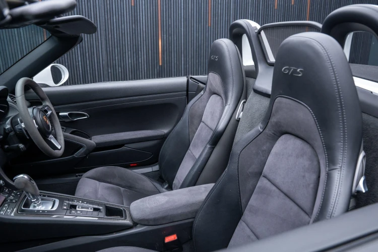 Vehicle Image 40