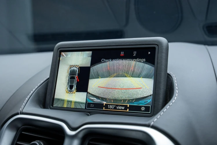 Vehicle Image 6