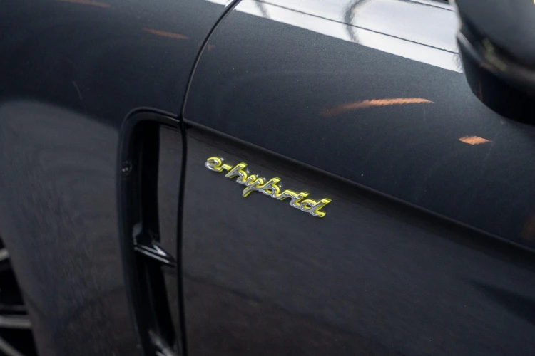 Vehicle Image 25