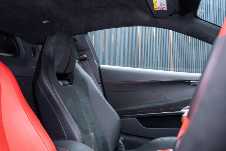 Vehicle Image 14