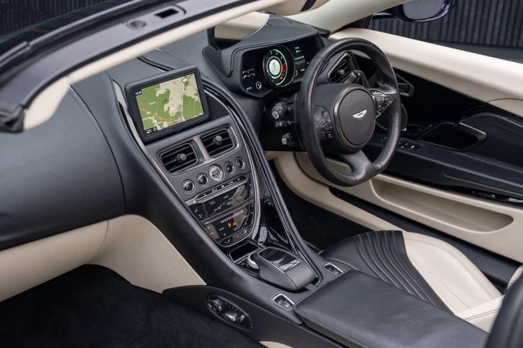 Vehicle Image 35