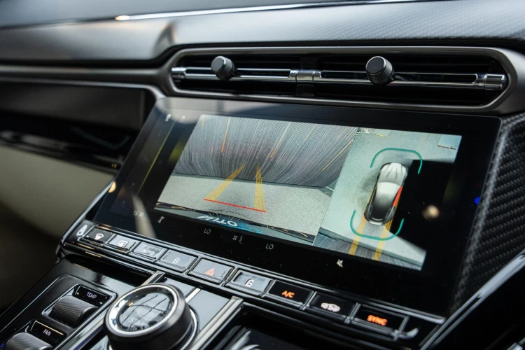 Vehicle Image 8