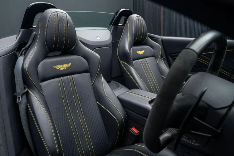 Vehicle Image 12