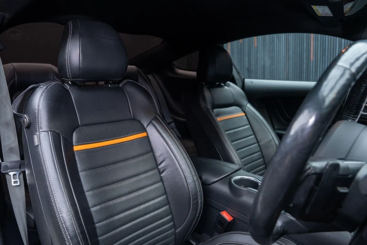 Vehicle Image 12