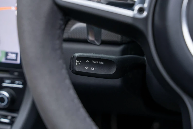 Vehicle Image 33