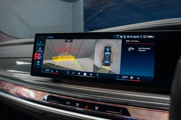 Vehicle Image 8