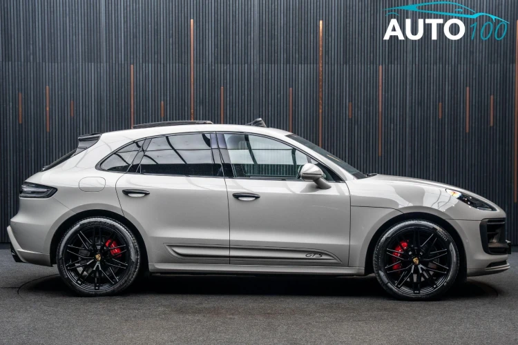 Vehicle Image 11