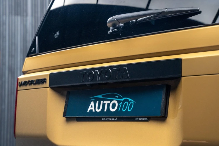 Vehicle Image 25