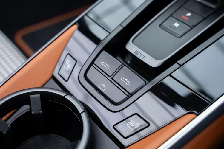 Vehicle Image 30