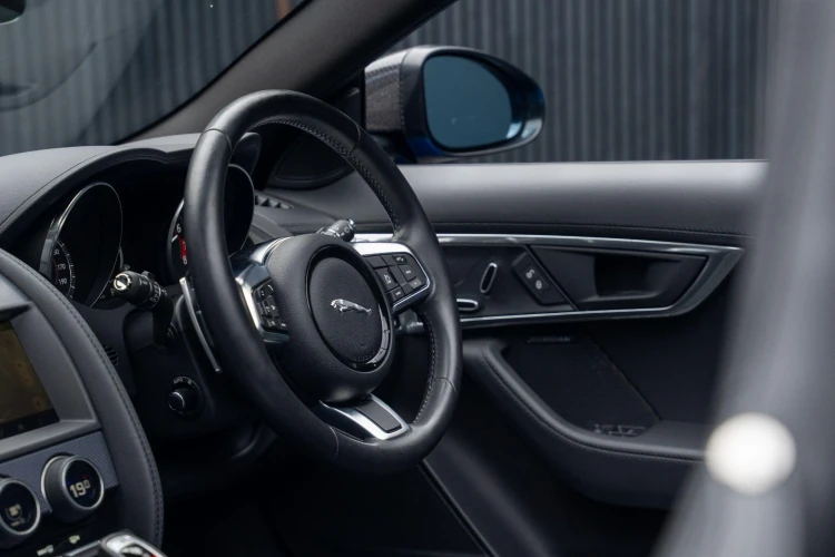 Vehicle Image 38