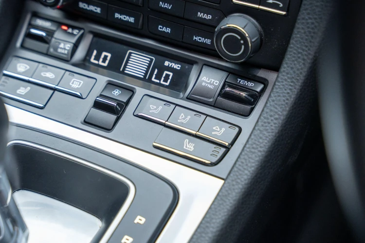 Vehicle Image 30