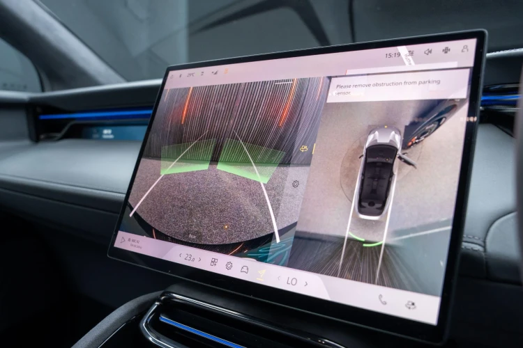 Vehicle Image 8