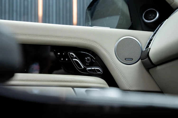 Vehicle Image 30