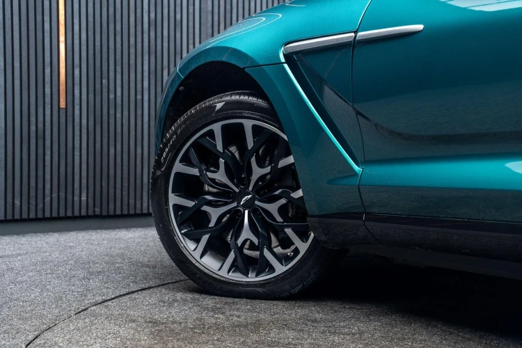 Vehicle Image 15