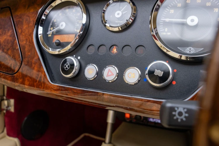 Vehicle Image 24