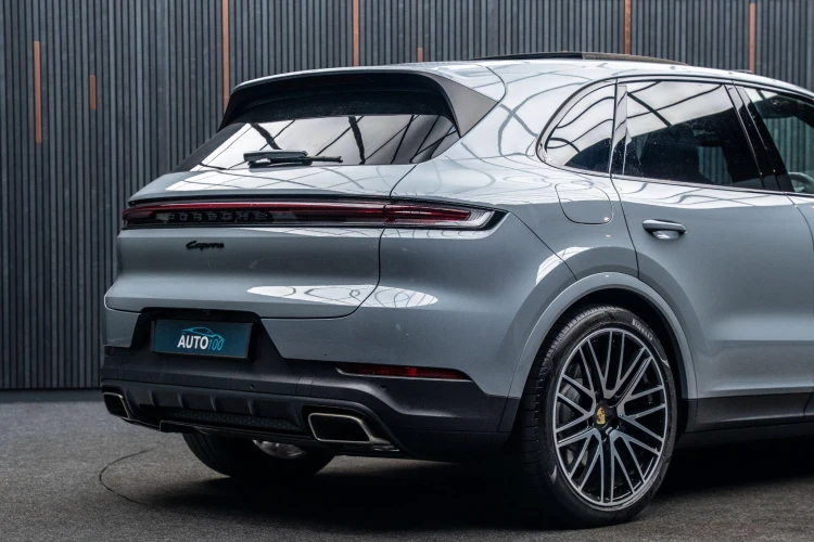 Vehicle Image 21