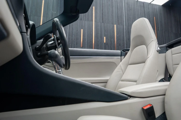Vehicle Image 36