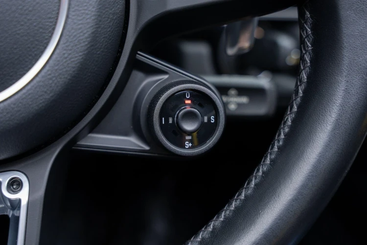 Vehicle Image 35