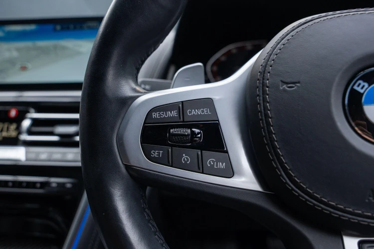 Vehicle Image 32
