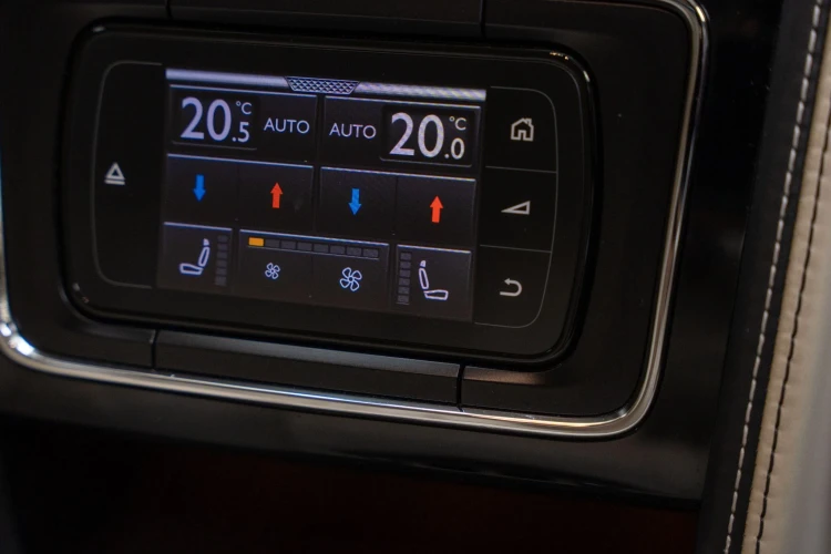Vehicle Image 43