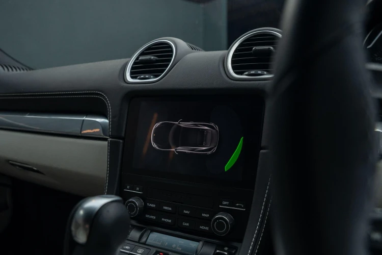 Vehicle Image 6