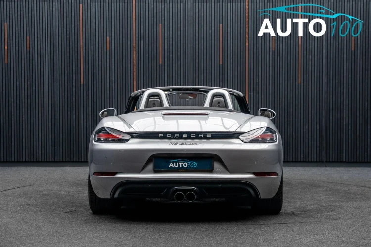 Vehicle Image 23