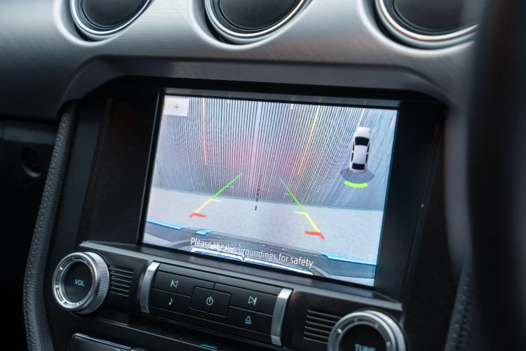 Vehicle Image 6