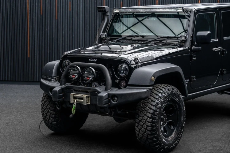 Vehicle Image 12