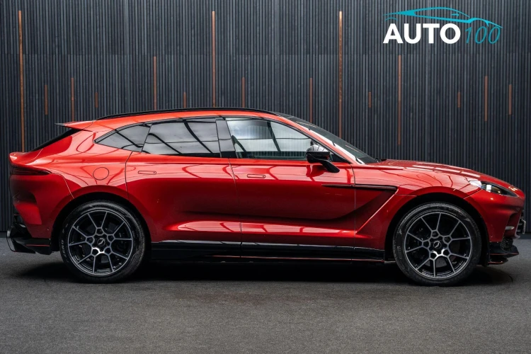Vehicle Image 11
