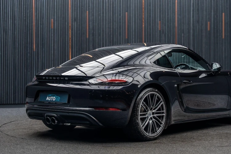 Vehicle Image 21